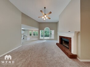 204 Sunset Ridge Dr in Newnan, GA - Foto de edificio - Building Photo