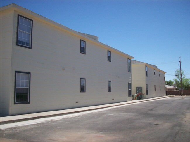 300-304 Townsgate Plz in Clovis, NM - Building Photo - Building Photo