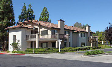 The Knolls in Thousand Oaks, CA - Building Photo - Building Photo