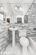 40 Avenue B, Unit 4D in New York, NY - Building Photo - Building Photo