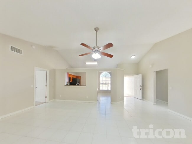 2143 Opal Dr, Unit 28B in Orlando, FL - Building Photo - Building Photo