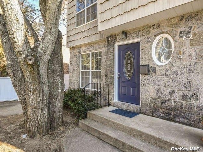 62 A Linwood Rd N in Sands Point, NY - Building Photo - Building Photo