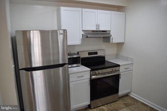 12151 Old Salem Ct in Woodbridge, VA - Building Photo - Building Photo