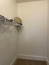 219 W Lancaster Ave, Unit B in Downingtown, PA - Foto de edificio - Building Photo