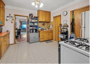 887 W James Ave in St. Paul, MN - Building Photo - Building Photo
