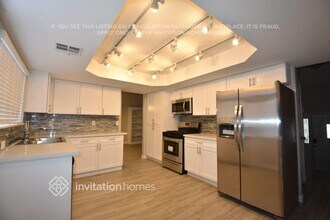 7517 W Gilmore Ave in Las Vegas, NV - Building Photo - Building Photo