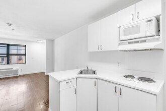 22711 Oakcrest Cir in Yorba Linda, CA - Building Photo - Building Photo