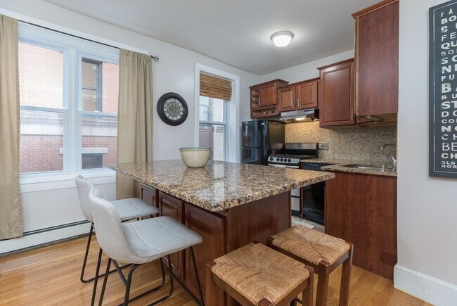 288 Cambridge St, Unit 4 in Boston, MA - Building Photo - Building Photo