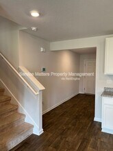 7571 Oak Lake Blvd in Bellview, FL - Building Photo - Building Photo