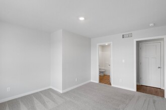 5653 Brookview Ave in Des Moines, IA - Building Photo - Building Photo
