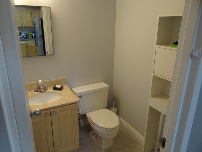 3725 S Ocean Dr, Unit 607 in Hollywood, FL - Building Photo - Building Photo