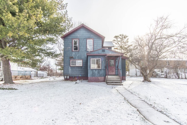 820 Mill St in Watertown, NY - Building Photo - Building Photo