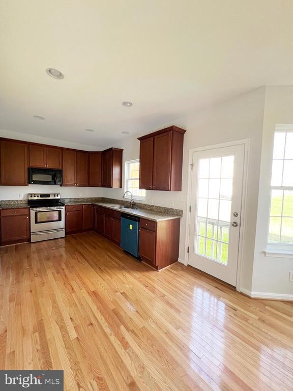 8283 Makensie Way in King George, VA - Building Photo - Building Photo