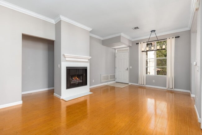 3568 Caminito El Rincon in San Diego, CA - Building Photo - Building Photo