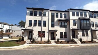 333 Sammon Wy in Lawrenceville, GA - Building Photo