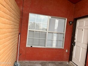 5524 Oakbriar Cir in El Paso, TX - Building Photo - Building Photo