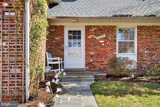 5405 Ridgefield Rd in Bethesda, MD - Building Photo - Building Photo