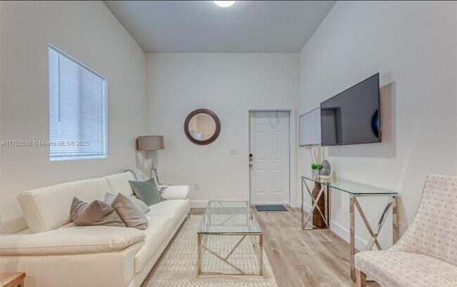 830 SE 14th St in Fort Lauderdale, FL - Building Photo - Building Photo