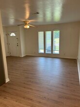 317 W McLain Dr in Sherman, TX - Foto de edificio - Building Photo
