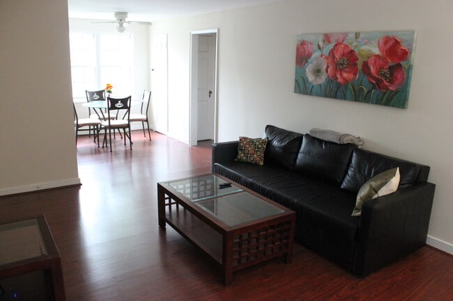 property at 211 E Glebe Rd