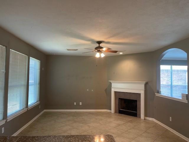 213 Rolling Springs Ln in Dickinson, TX - Building Photo