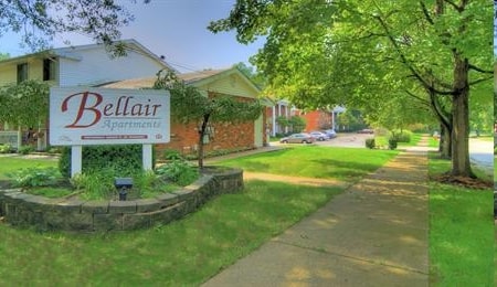 Bellair Apartments in Niles, OH - Building Photo