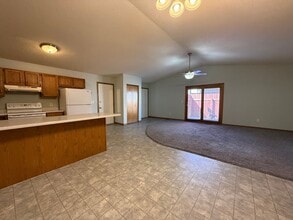 155 Wintergreen Dr in Chatham, IL - Building Photo - Building Photo