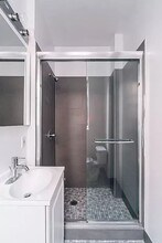 2 Bank St in New York, NY - Building Photo - Building Photo