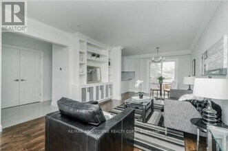 1534 Forestdale Ct in Oakville, ON - Building Photo - Building Photo