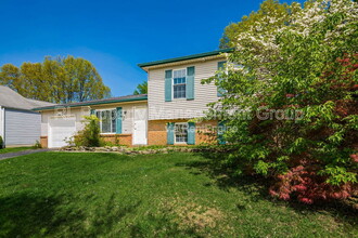 4922 Dunlap Rd in Columbus, OH - Building Photo - Building Photo