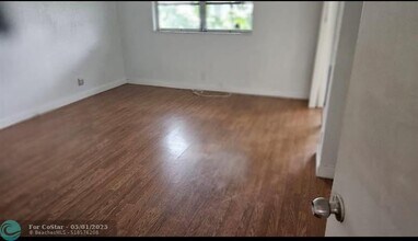 8555 NW 10th St in Plantation, FL - Building Photo - Building Photo