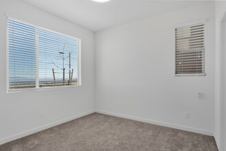 1426 Whistling Kite St in Las Vegas, NV - Building Photo - Building Photo