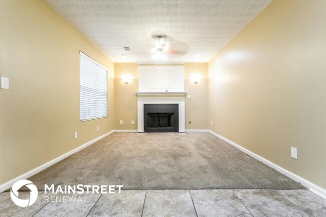 6482 Alford Way in Lithonia, GA - Foto de edificio - Building Photo
