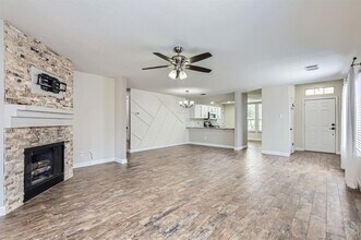 2451 Roundabout Ln in Round Rock, TX - Building Photo - Building Photo