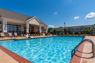 The Vista at South Broadway in Rochester, MN - Foto de edificio - Building Photo