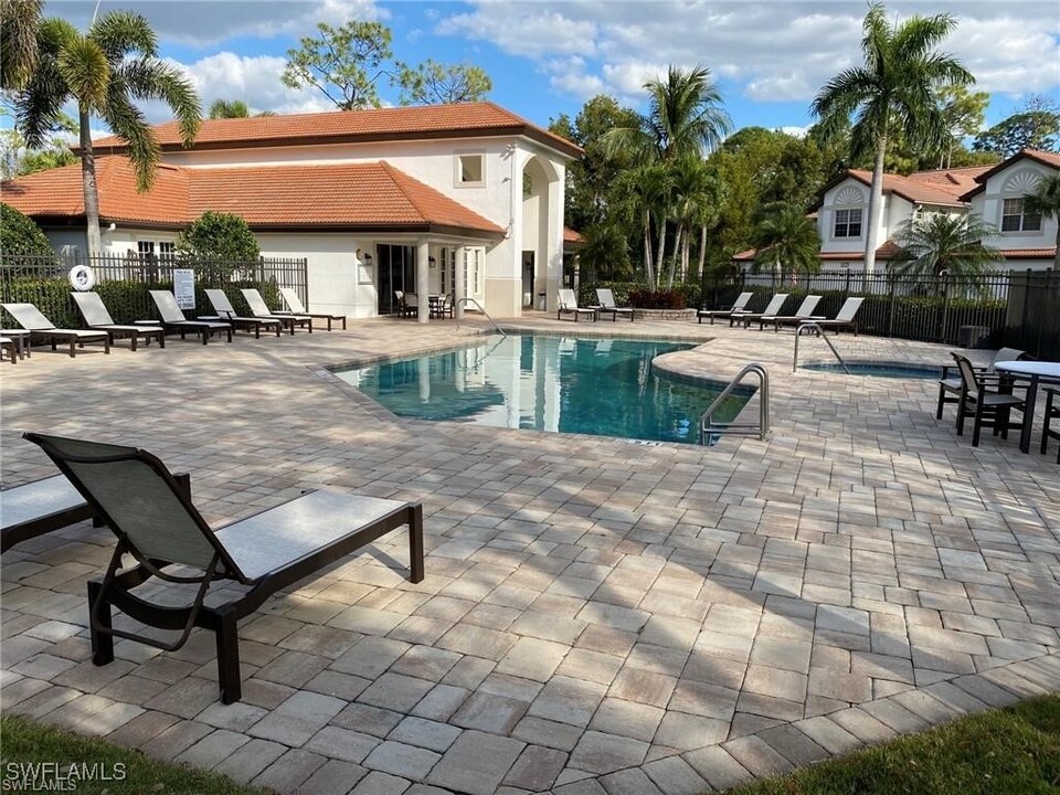 2515 Talon Ct in Naples, FL - Building Photo
