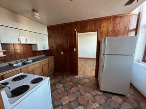 112 W McPherson-Unit -5 in Kirksville, MO - Foto de edificio - Building Photo