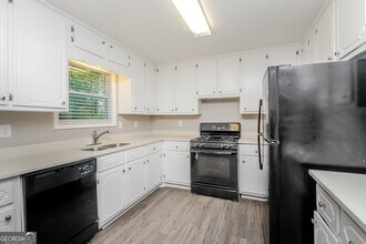 4750 Spring Gate Dr in Powder Springs, GA - Building Photo - Building Photo