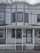 77 N Pennsylvania Ave in Morrisville, PA - Building Photo