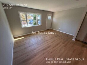 205 Solley Dr in Ballwin, MO - Building Photo - Building Photo