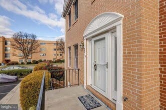 217 Locust St SE in Vienna, VA - Building Photo - Building Photo
