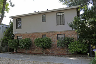 2512 O St in Sacramento, CA - Foto de edificio - Building Photo