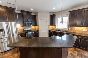 8915 W Red St in Cheney, WA - Building Photo