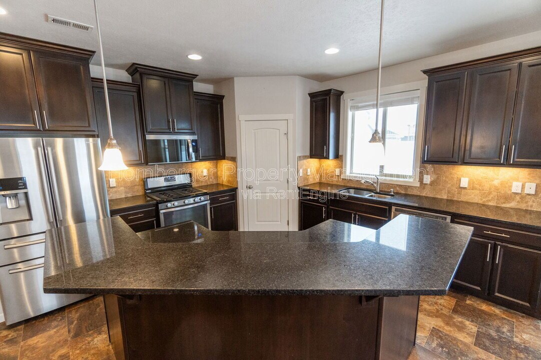 8915 W Red St in Cheney, WA - Building Photo