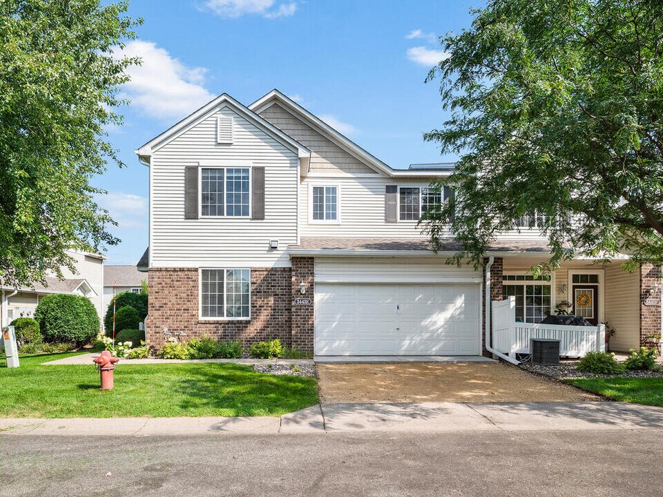 3443 Cherry Ln, Unit E in Woodbury, MN - Building Photo