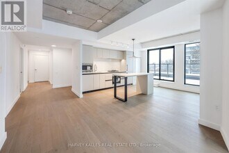 1720 Bayview Ave in Toronto, ON - Building Photo - Building Photo