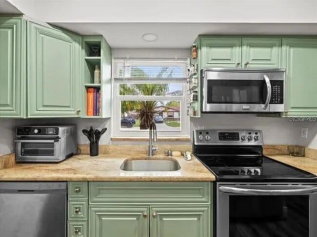 5112 Letitia Ct in Tampa, FL - Building Photo - Building Photo