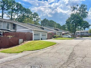 5014 Meadow Ln in Marietta, GA - Building Photo - Building Photo