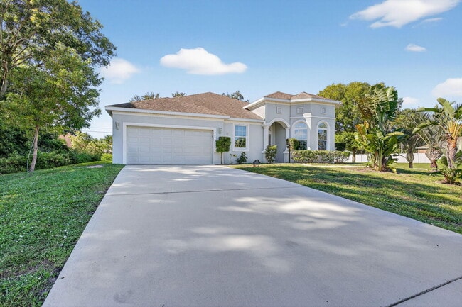 property at 2802 SW Ann Arbor Rd