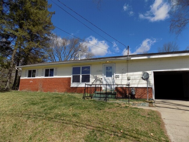 property at 1005 E North St